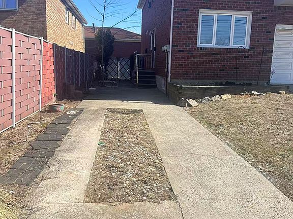 2nd image of 263 Delmar Ave Floor 2