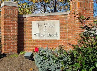 898 Village Brook Way, Columbus, OH 43235