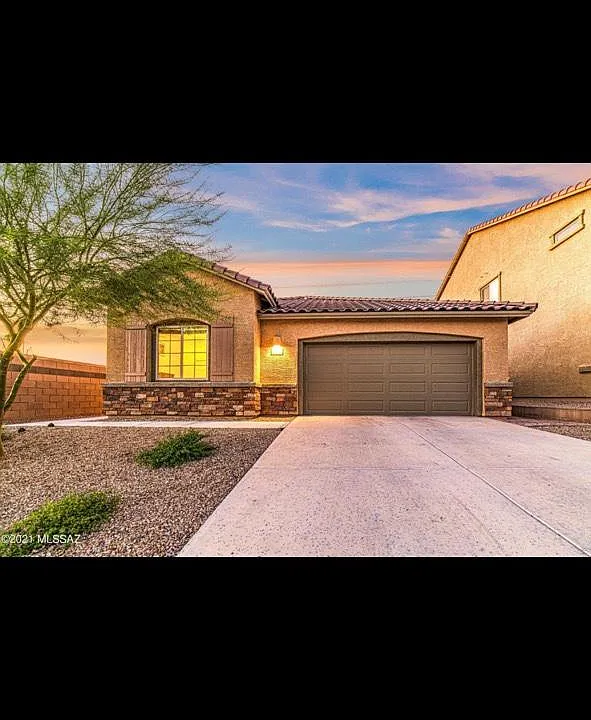 8298 E Magee Hill Loop