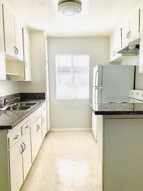 1st image of 5505 Corteen Pl #4