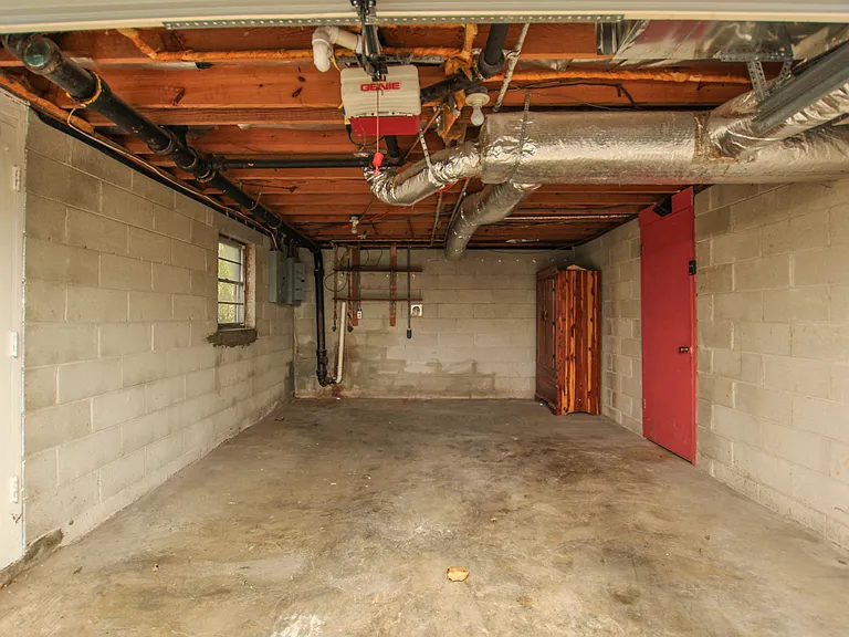 439B Capri Dr — Photo 12