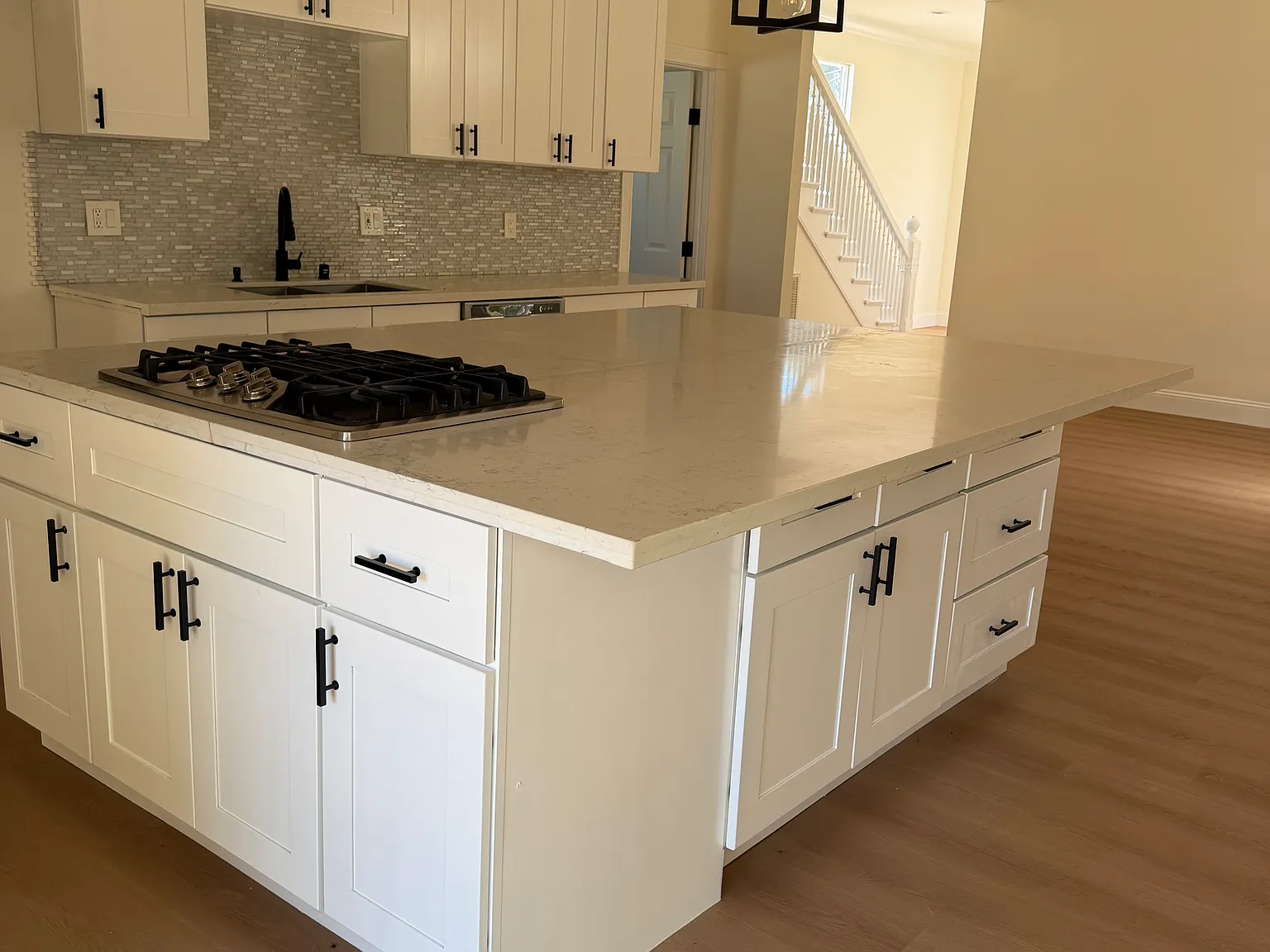 4 bed, 1430 sqft, $6,295 — Photo 4