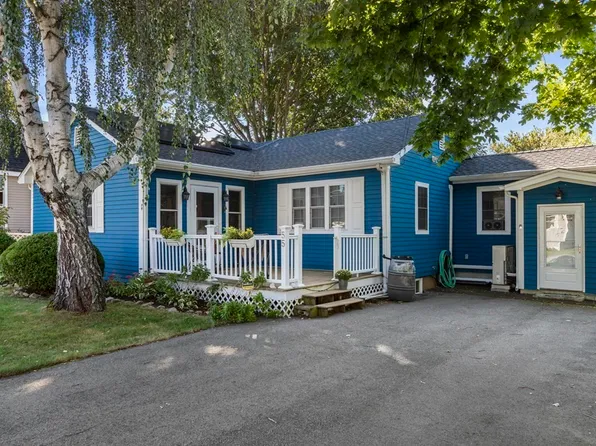 55 Seaview Ave, Fairhaven, MA 02719