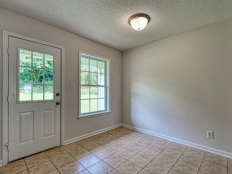 567 Seays Crest Dr — Photo 10
