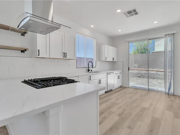 8944 W Rochelle Ave, Las Vegas, NV 89147