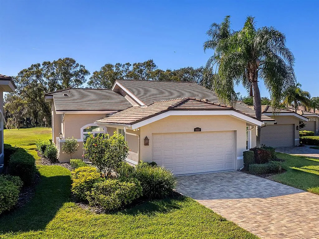3 bed, 2.5 bath, 2730 sqft, $5,400 — Photo 1
