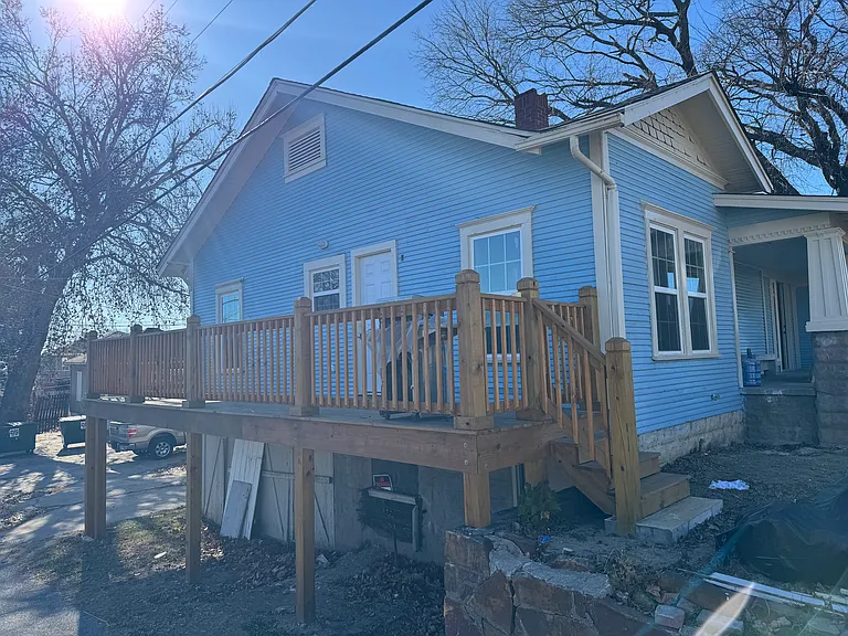 1114 S Phoenix Ave #A — Photo 3