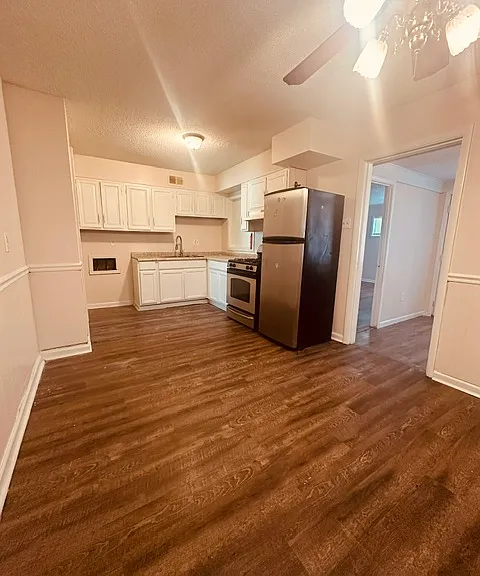 4051 Southlawn Ave — Photo 3