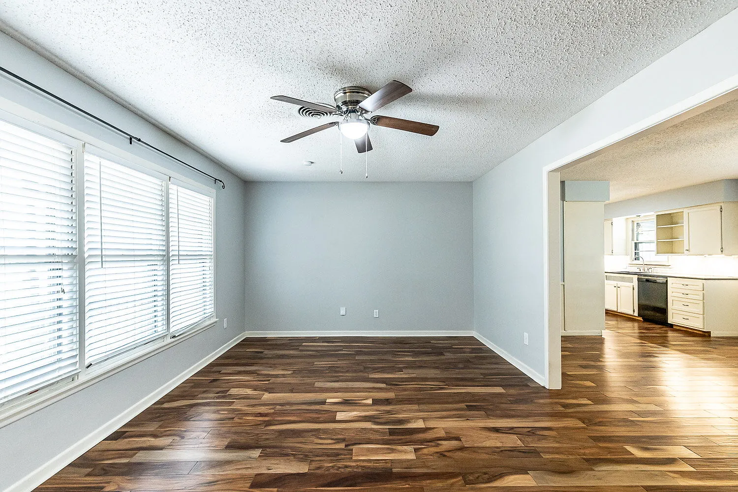 3 bed, 2.0 bath, 1576 sqft, $1,550 — Photo 4