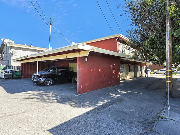 4th image of 165 Gramercy Pl