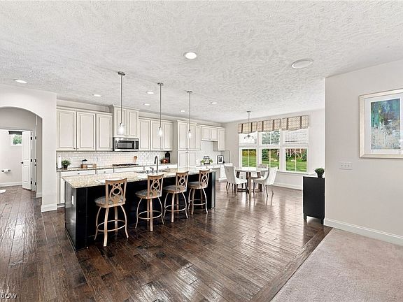 5th image of 38482 Deepdale Ct
