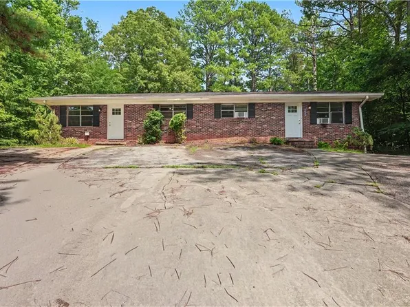 9223 Westview Dr SW, Covington, GA 30014