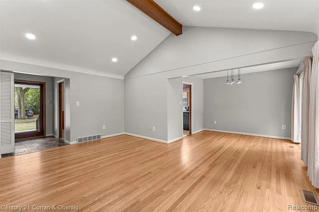 3 bed, 1500 sqft, $2,800 — Photo 4