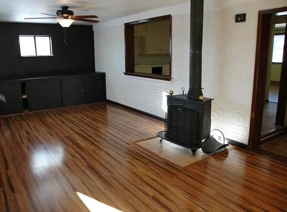 Family rooms with updated bamboo flooring