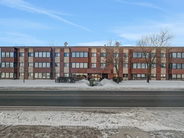 124 Daniel St S #103, Arnprior, ON K7S 2L7