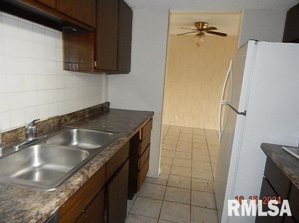 4 Manor Dr UNIT B-2, Park View, IA 52748
