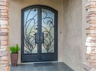 9701 Creemore Dr, Tujunga, CA 91042