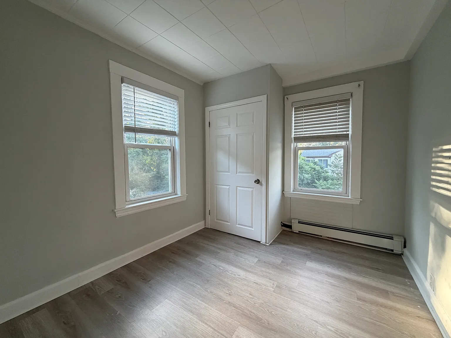 3 bed, 1200 sqft, $3,200 — Photo 4