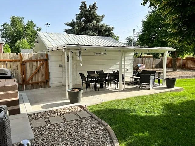8032 S Adams St — Photo 3