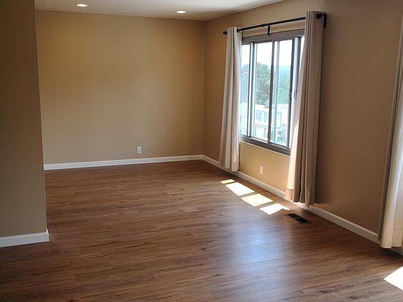 2nd image of 921 Gellert Blvd