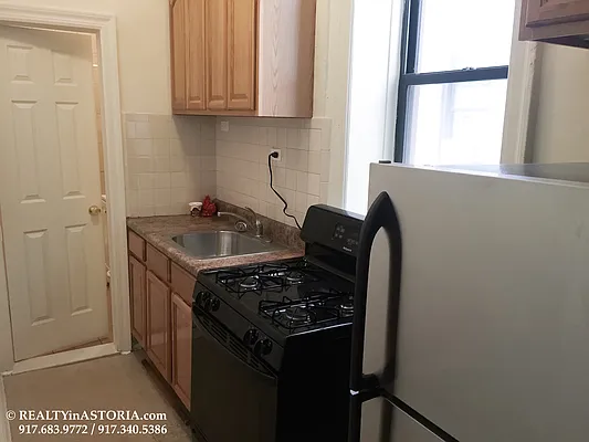 Rented by Alexiou Realty | media 9