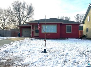 617 W Lincoln St, Luverne, MN 56156