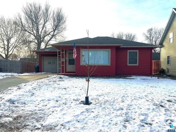 617 W Lincoln St, Luverne, MN 56156