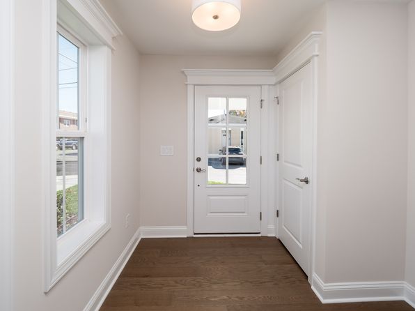 virginia-beach-virginia-402647318 picture