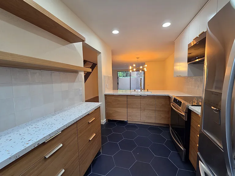 878 Woodside Ln E #2 — Photo 7