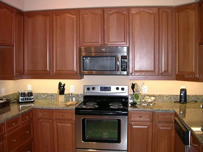 10313 Hebblewhite Ct — Photo 20