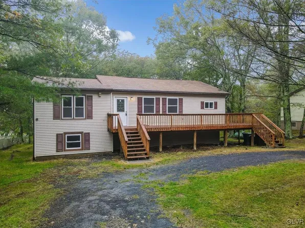 4860 Pine Ridge Dr W, Bushkill, PA 18324