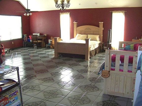 700 sf Master Bedroom