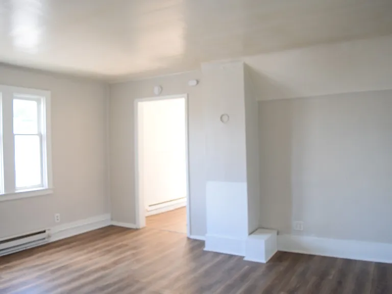 856 Lafayette Ave NE #2 — Photo 4