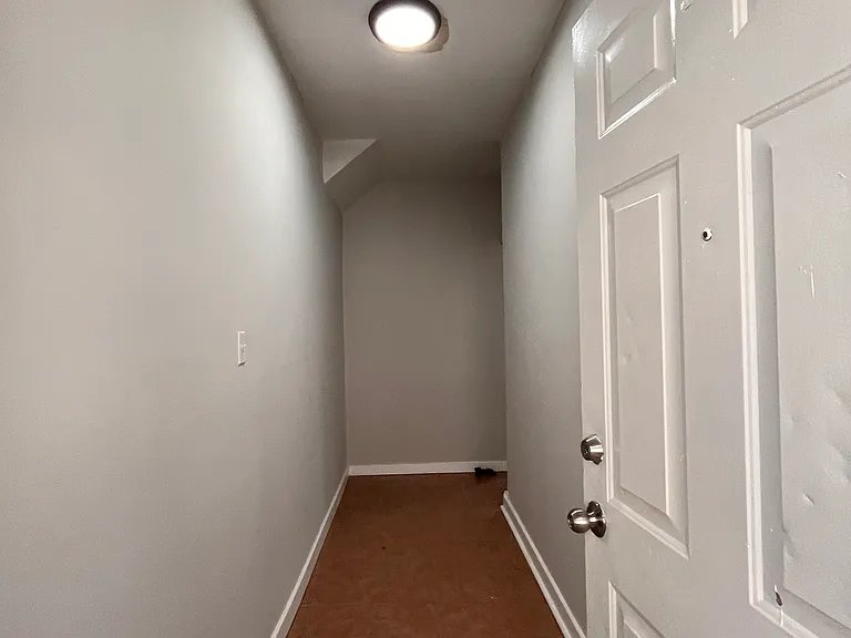 113 Armstrong Ave #3 — Photo 8
