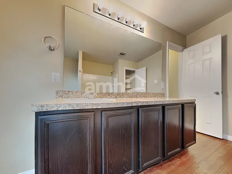 847 Darbydale Crossing Ln — Photo 13