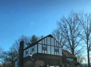 132 Oakmont Dr, Belpre, OH 45714