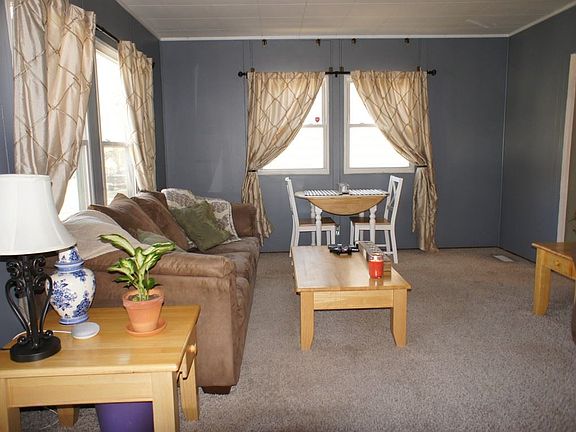 5th image of 220 Oak Knolls Ave