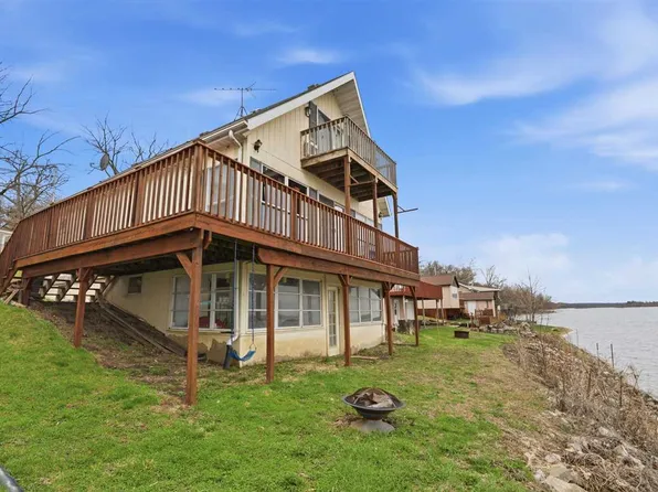 9874 F Ave, Wapello, IA 52653