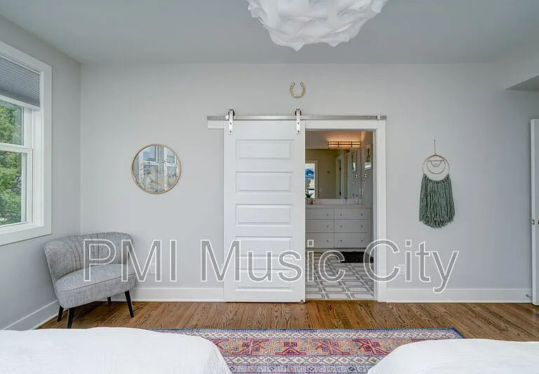 936 Southside Pl — Photo 25