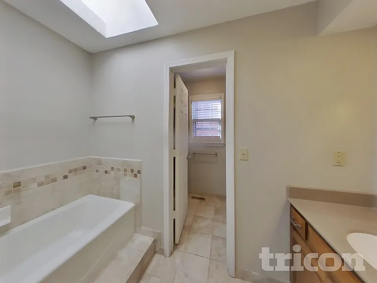 11009 W 131st St — Photo 12