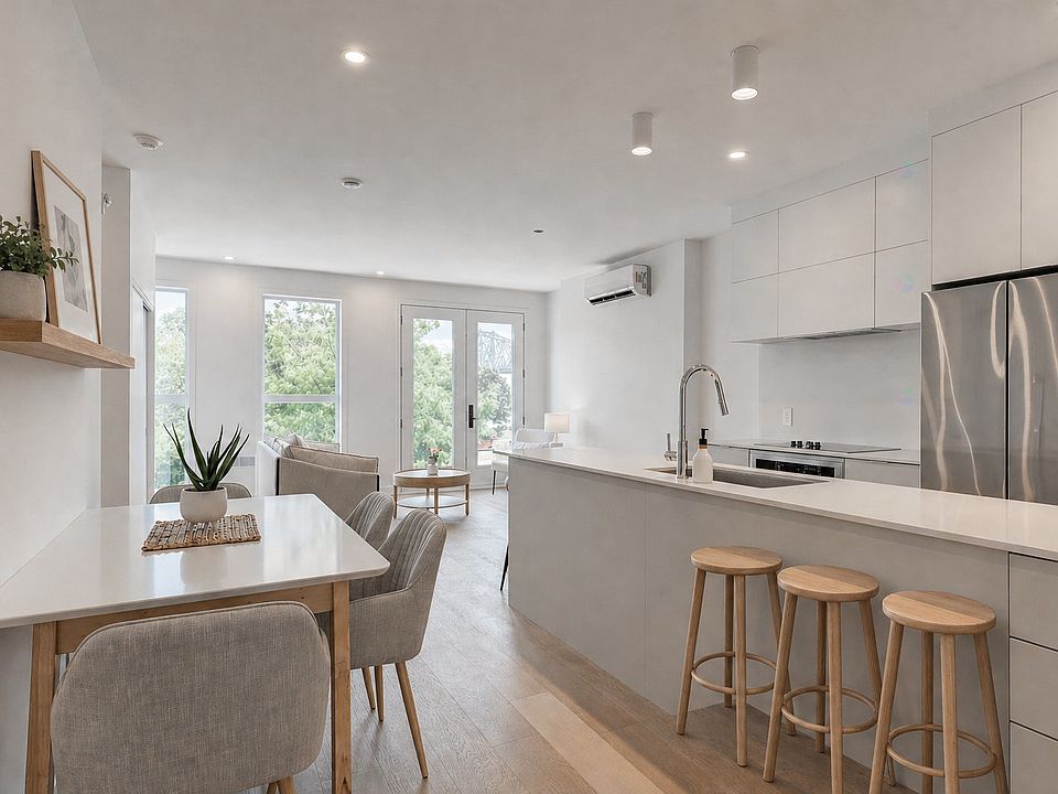 1st image of 2363 Rue Jean Langlois #201