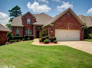 10 Glasgow Ct, Little Rock, AR 72211