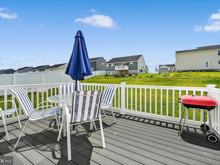 310 Creekside Dr — Photo 32