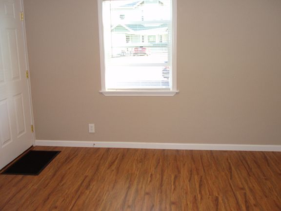 5th image of 1065 S Airport Rd APT 2