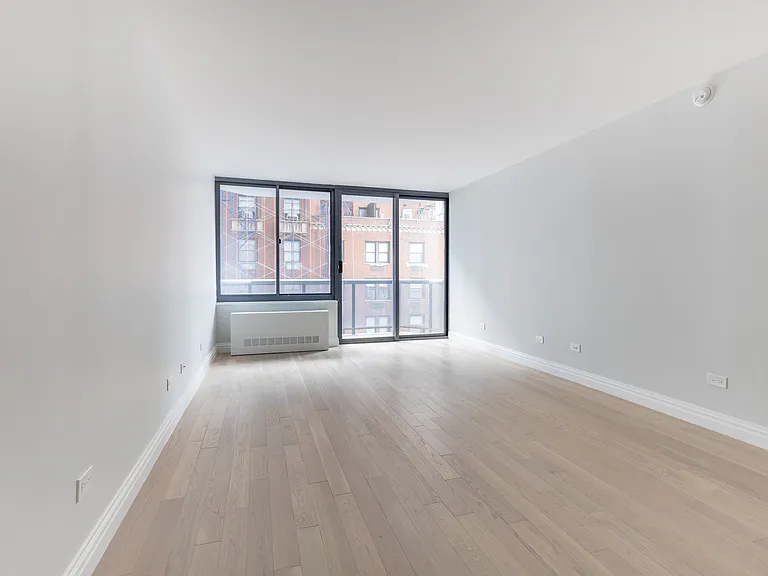 235 W 48th St #14J — Photo 13