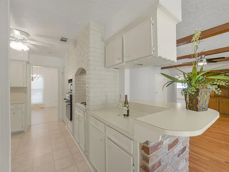 8415 Braesdale Ln — Photo 14