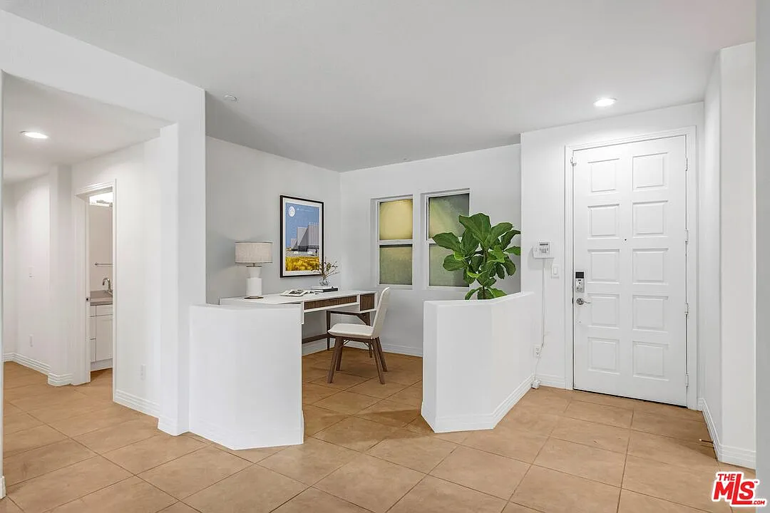 2 bed, 2.0 bath, 1510 sqft, $6,000 — Photo 4