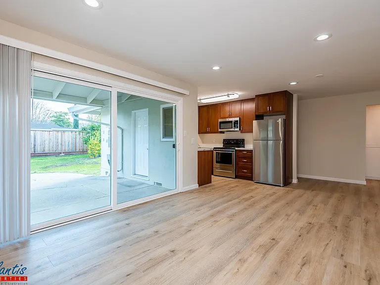 6608 Dartmoor Way — Photo 6