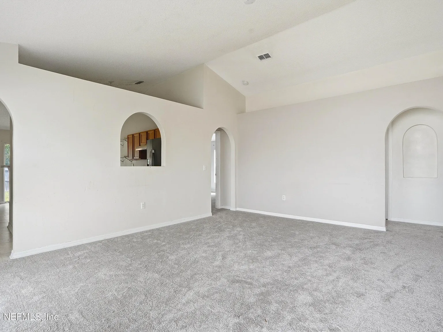 3 bed, 2.0 bath, 1300 sqft, $1,750 — Photo 3