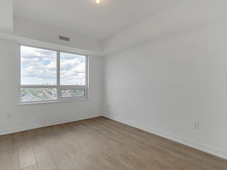 1410 Dupont St — Photo 19